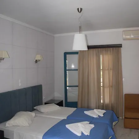 Отель Karavostasi Beach 3*